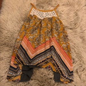 🖤 Xhilaration Flowy Tank